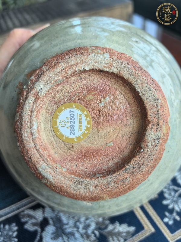 古玩陶瓷龍泉青瓷罐真品鑒賞圖