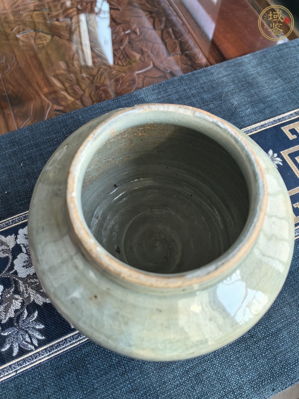 古玩陶瓷龍泉青瓷罐真品鑒賞圖