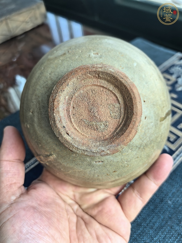 古玩陶瓷龍泉青瓷碗真品鑒賞圖