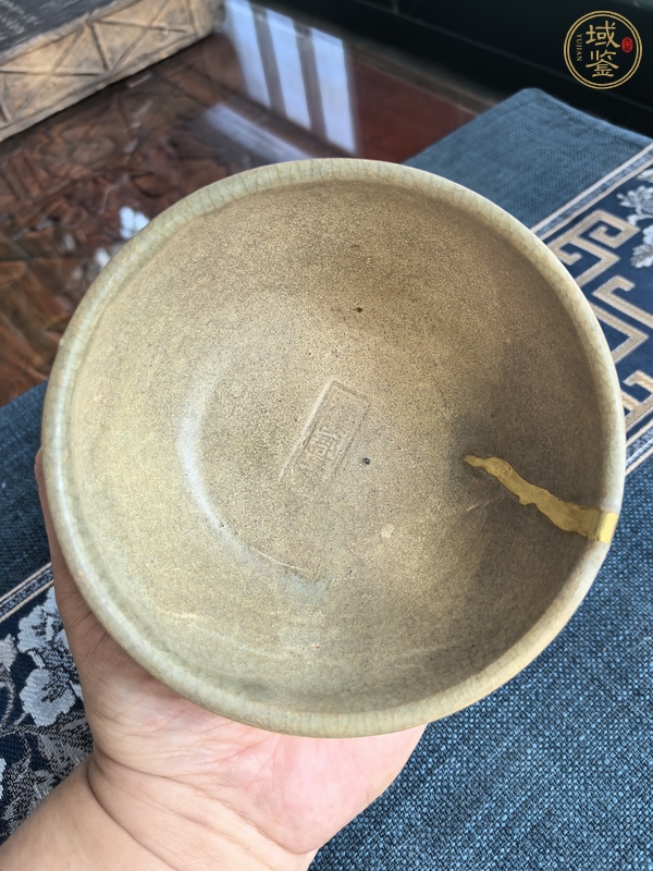 古玩陶瓷龍泉青瓷碗真品鑒賞圖