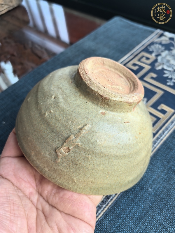 古玩陶瓷龍泉青瓷碗真品鑒賞圖