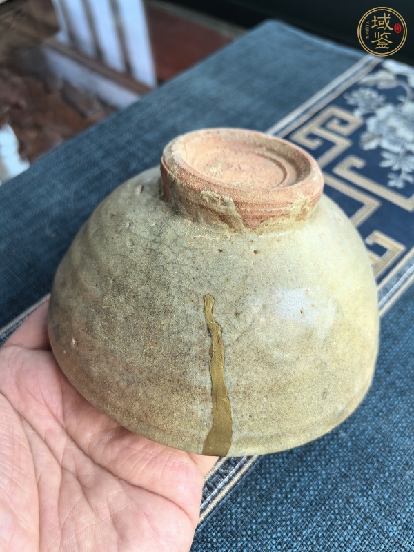 古玩陶瓷龍泉青瓷碗真品鑒賞圖