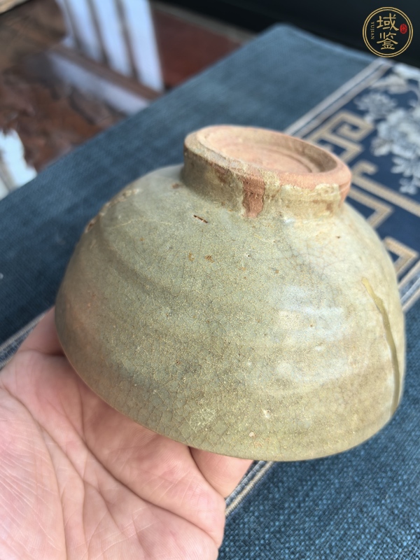 古玩陶瓷龍泉青瓷碗真品鑒賞圖