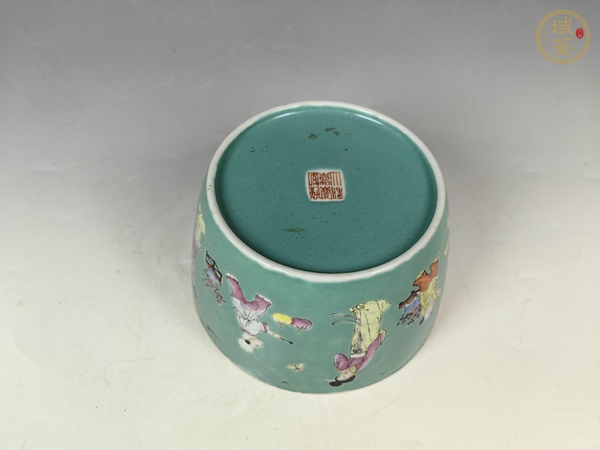 古玩陶瓷民國(guó)松石綠粉彩仕女?huà)霊蛴螆@文房水呈真品鑒賞圖