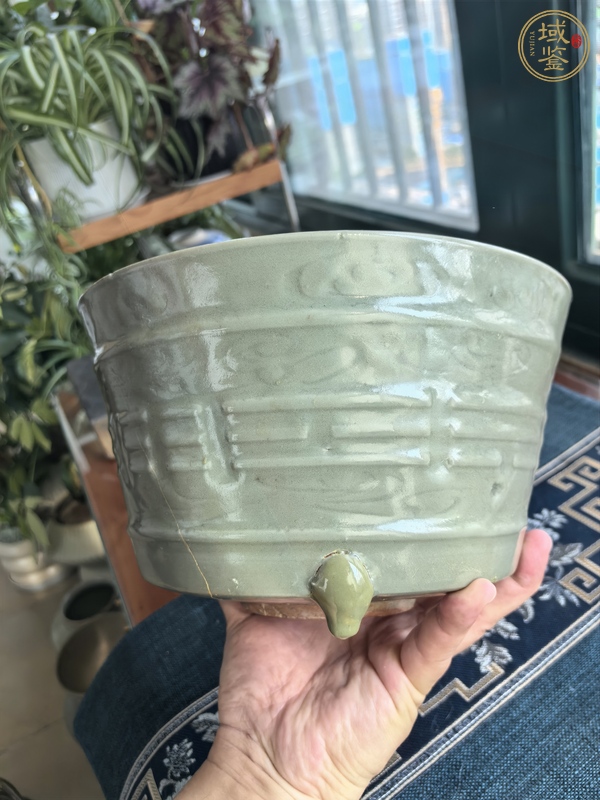 古玩陶瓷龍泉青瓷香爐真品鑒賞圖