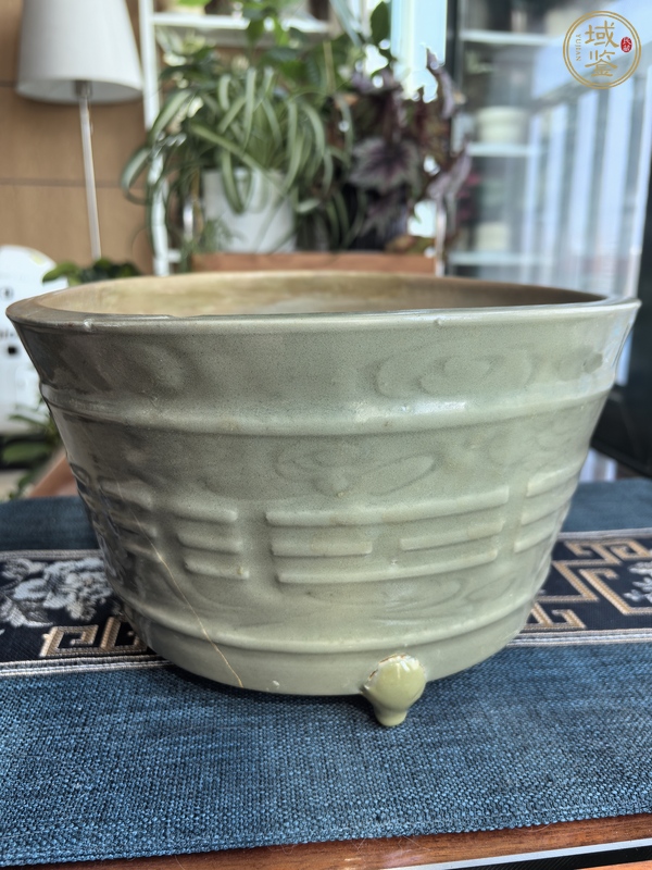 古玩陶瓷龍泉青瓷香爐真品鑒賞圖