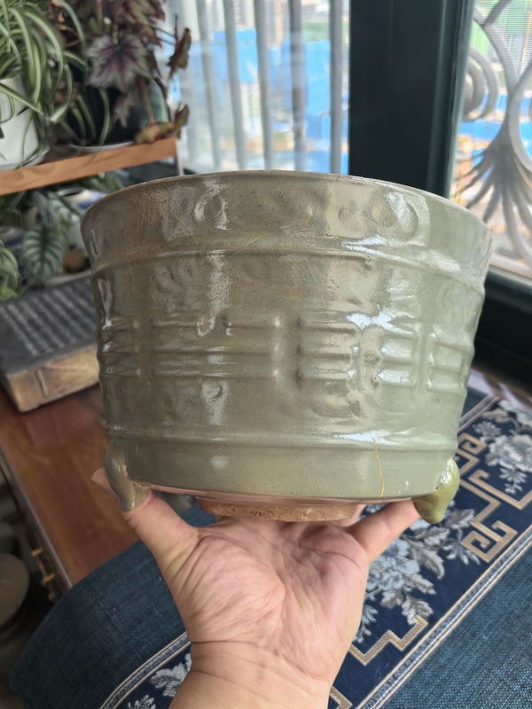 古玩陶瓷明代·龍泉青瓷八卦三足爐拍賣，當(dāng)前價(jià)格18888元