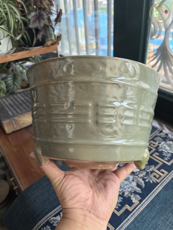 古玩陶瓷龍泉青瓷香爐真品鑒賞圖