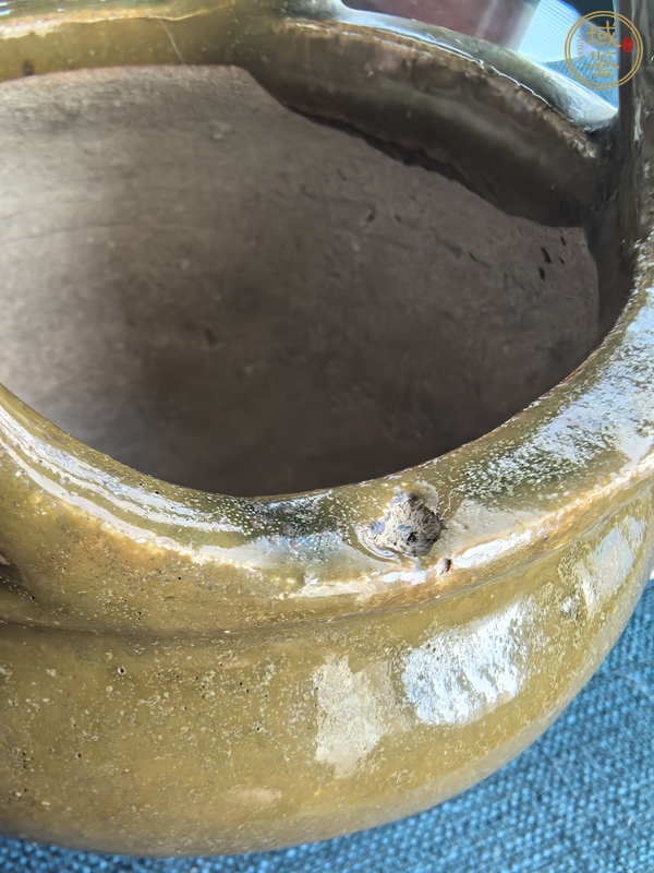 古玩陶瓷鱔魚黃釉三足雙耳爐真品鑒賞圖