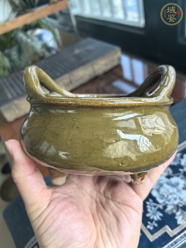 古玩陶瓷鱔魚黃釉三足雙耳爐真品鑒賞圖