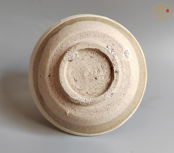 古玩陶瓷磁州窯白釉碗真品鑒賞圖