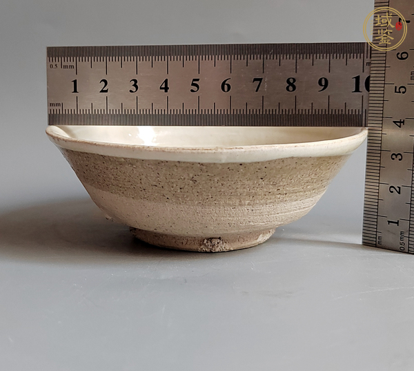 古玩陶瓷磁州窯白釉碗真品鑒賞圖