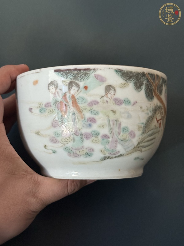古玩陶瓷人物紋粉彩蓋缸真品鑒賞圖