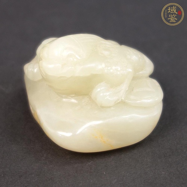 古玩玉器和田玉雕“金蟾”擺件真品鑒賞圖