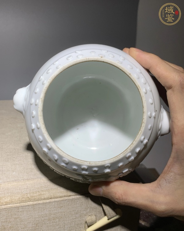古玩陶瓷德化窯白釉獅耳鼓釘罐真品鑒賞圖