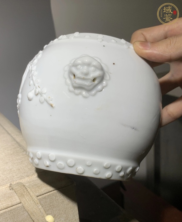 古玩陶瓷德化窯白釉獅耳鼓釘罐真品鑒賞圖