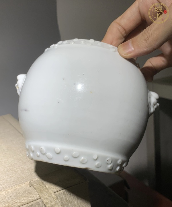 古玩陶瓷德化窯白釉獅耳鼓釘罐真品鑒賞圖