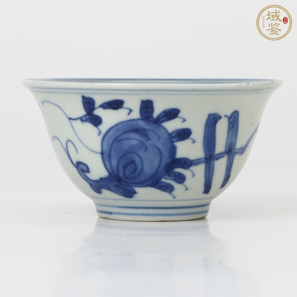 古玩陶瓷明晚期青花三多紋杯真品鑒賞圖