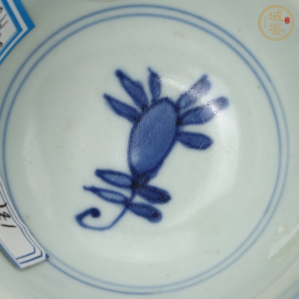 古玩陶瓷明晚期青花三多紋杯真品鑒賞圖