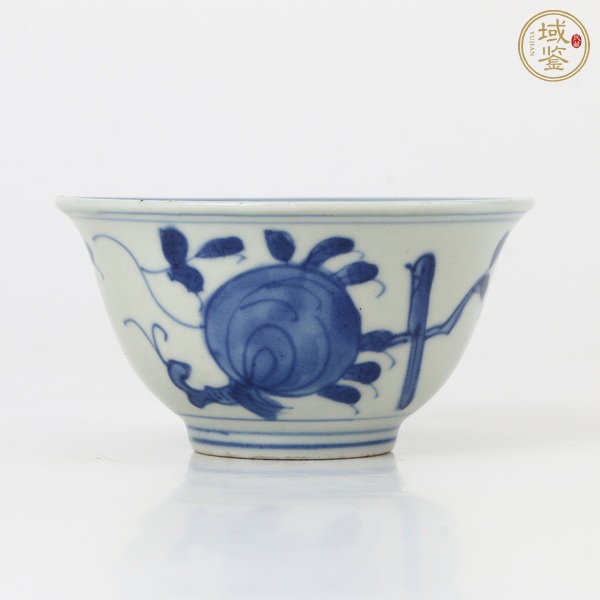 古玩陶瓷明晚期青花三多紋杯真品鑒賞圖