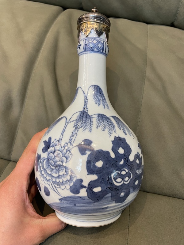 古玩轉賣清雍乾 青花洞石牡丹紋蒜頭瓶拍賣，當前價格4800元
