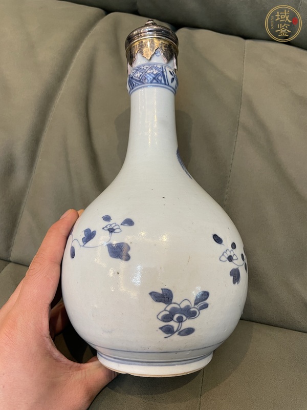 古玩陶瓷青花洞石花卉紋蒜頭瓶真品鑒賞圖