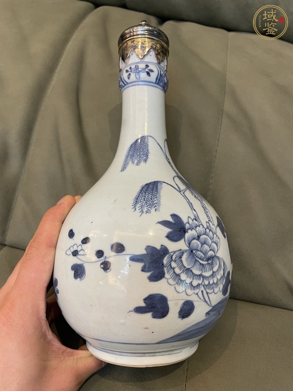 古玩陶瓷青花洞石花卉紋蒜頭瓶真品鑒賞圖