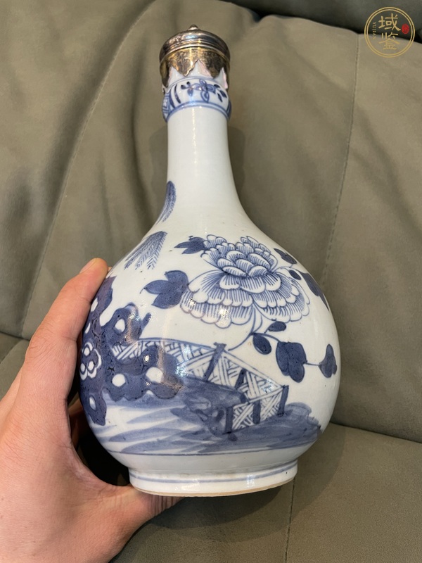 古玩陶瓷青花洞石花卉紋蒜頭瓶真品鑒賞圖