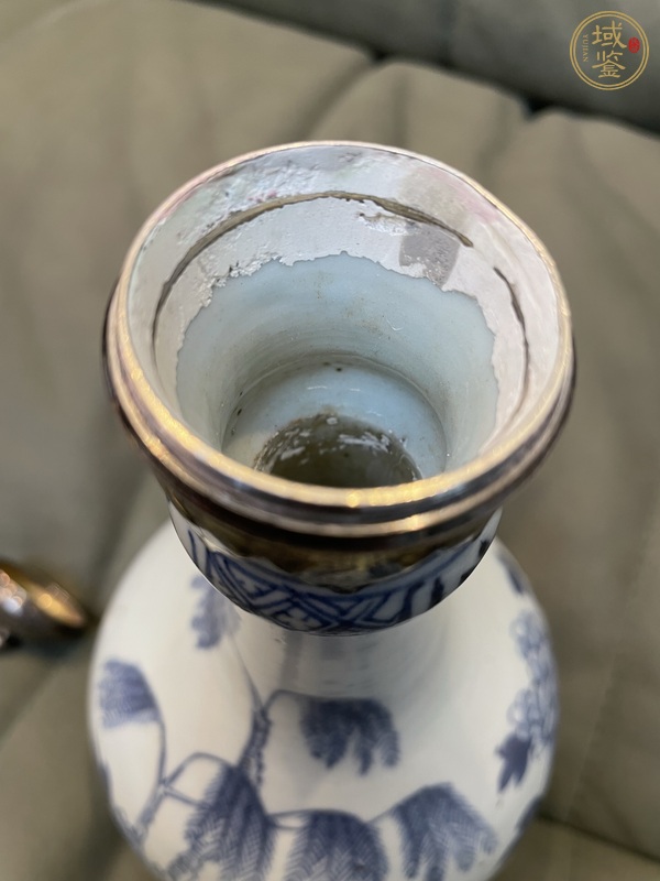 古玩陶瓷青花洞石花卉紋蒜頭瓶真品鑒賞圖