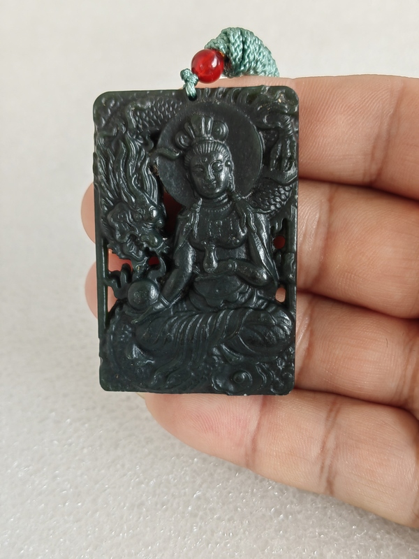 古玩轉(zhuǎn)賣和田玉雕“觀音牌”拍賣，當(dāng)前價(jià)格680元