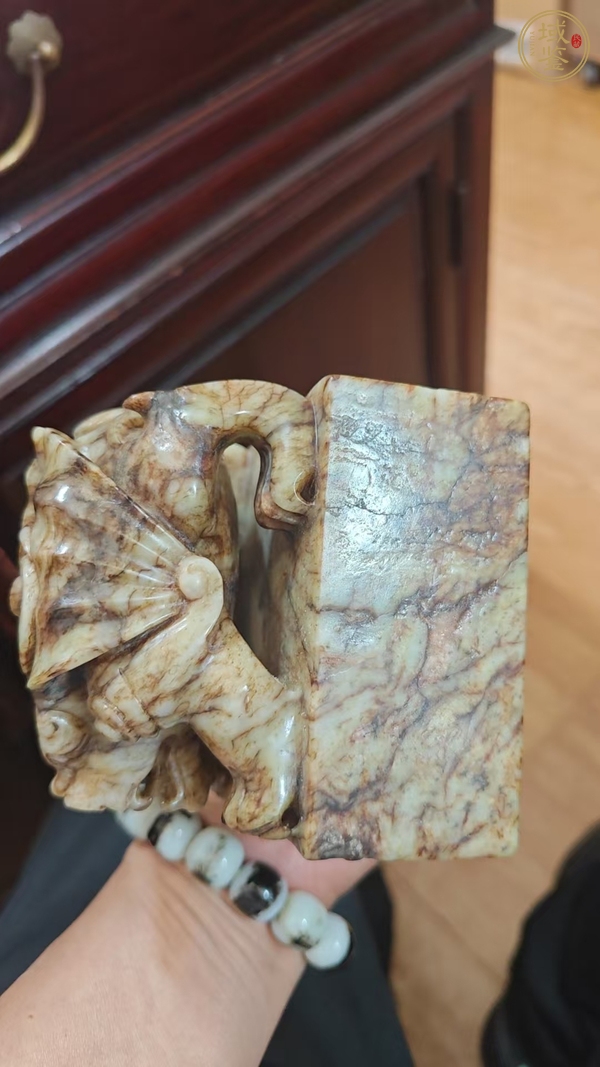 古玩玉器提油仿古“獸鈕玉印”真品鑒賞圖