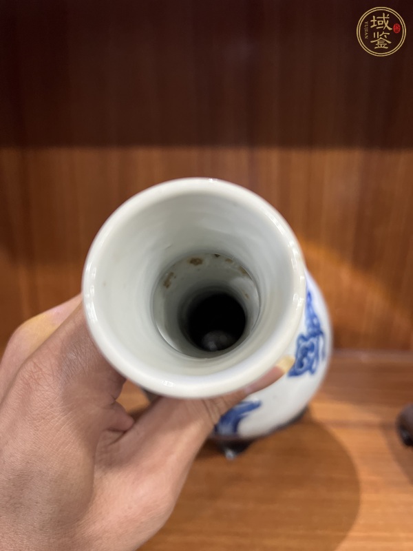 古玩陶瓷瑞獸紋青花蒜頭瓶真品鑒賞圖