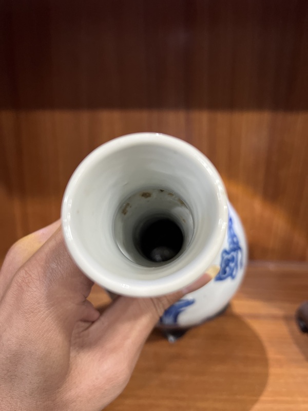古玩陶瓷瑞獸紋青花蒜頭瓶拍賣，當前價格35000元
