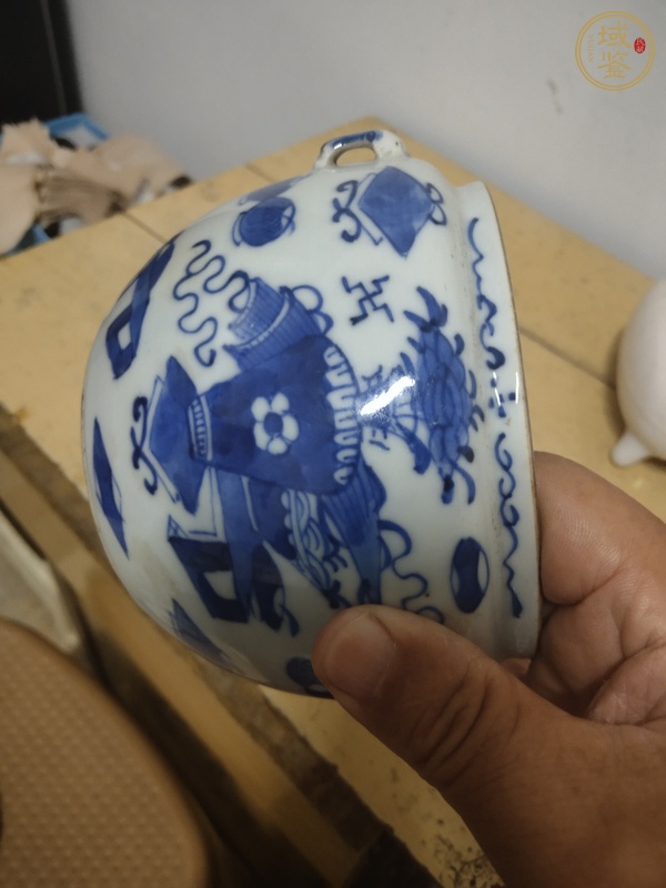 古玩陶瓷青花博古花卉紋四系粥罐真品鑒賞圖