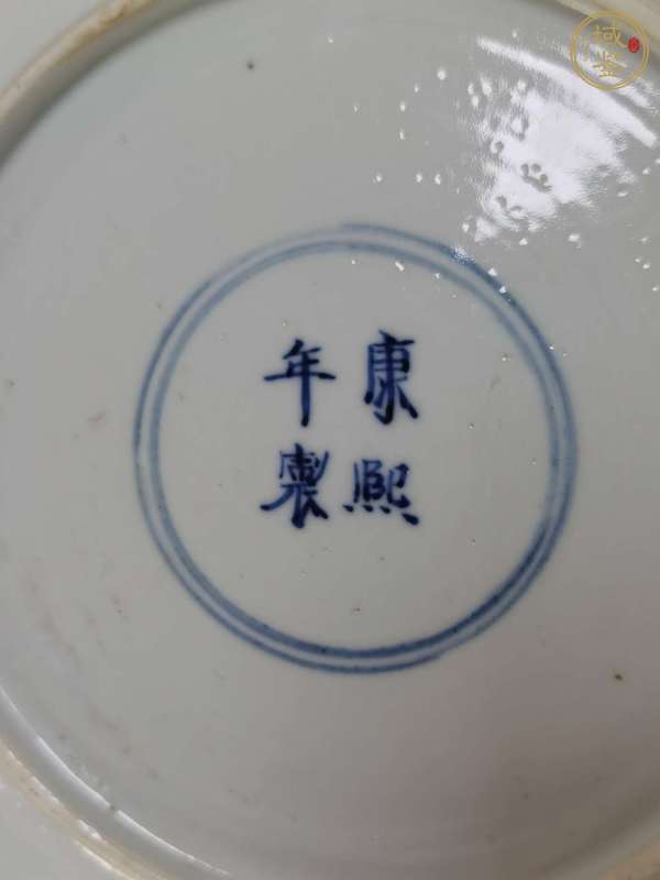 古玩陶瓷青花提藍(lán)花卉紋盤(pán)真品鑒賞圖