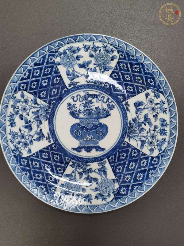 古玩陶瓷青花提藍(lán)花卉紋盤(pán)真品鑒賞圖