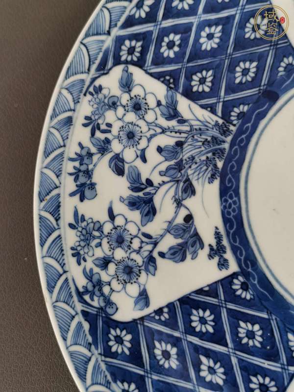 古玩陶瓷青花提藍(lán)花卉紋盤真品鑒賞圖