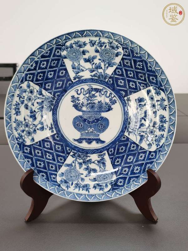 古玩陶瓷青花提藍(lán)花卉紋盤真品鑒賞圖