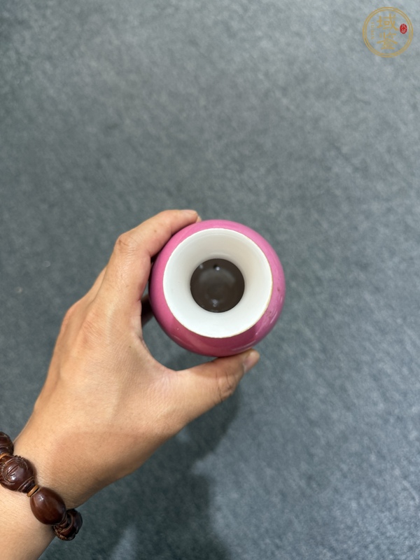 古玩陶瓷胭脂紅瓶真品鑒賞圖