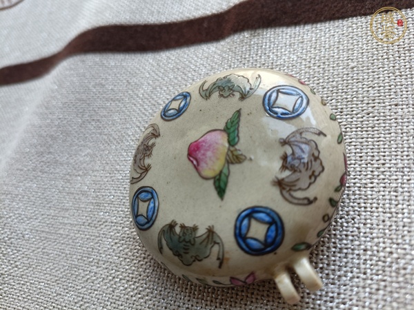 古玩陶瓷粉彩鳥(niǎo)食罐真品鑒賞圖