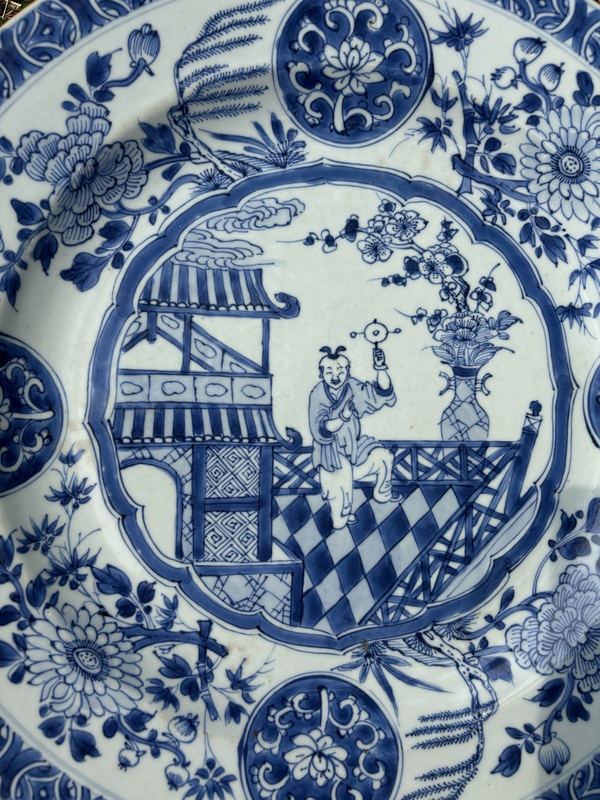 古玩陶瓷清康熙青花庭院嬰戲圖大盤拍賣，當(dāng)前價格8500元