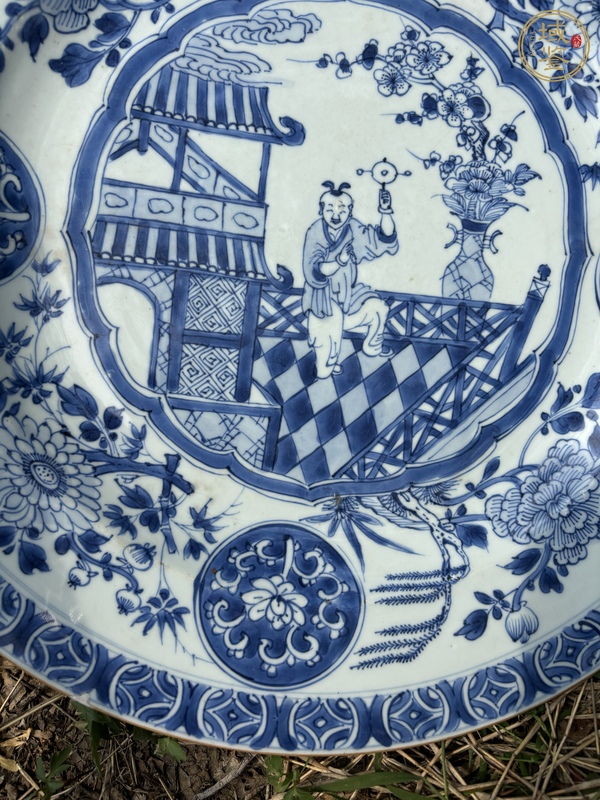 古玩陶瓷清康熙青花庭院嬰戲圖盤真品鑒賞圖