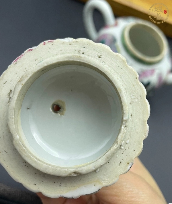 古玩陶瓷清雍正 粉彩山水紋執(zhí)壺真品鑒賞圖