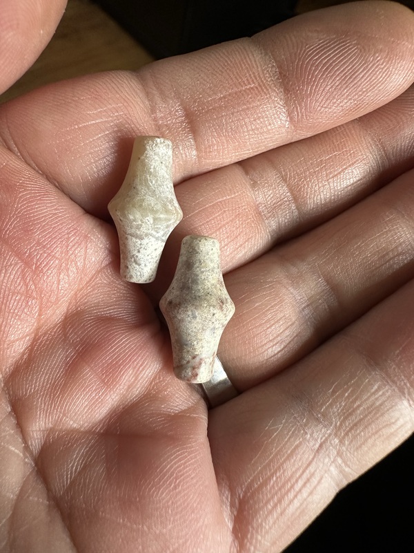 古玩轉賣仿古竹節型珠拍賣，當前價格111元