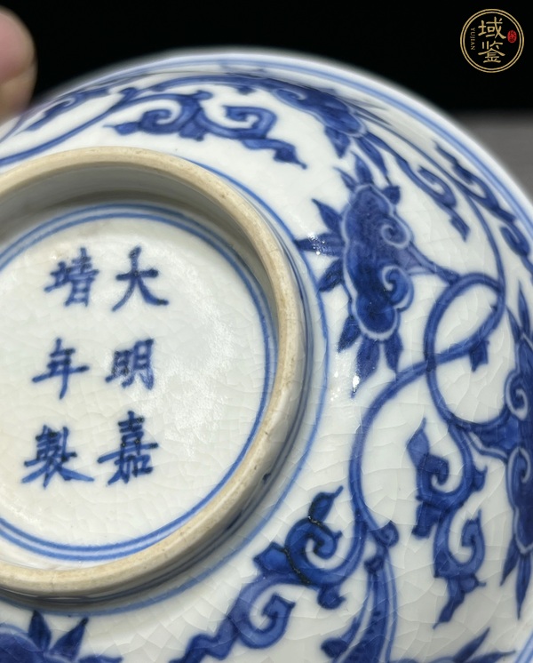 古玩陶瓷煨瓷青花纏枝花卉紋淺碗真品鑒賞圖