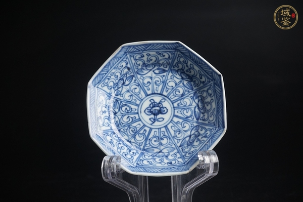 古玩陶瓷清康熙·青花纏枝花卉紋八方杯碟真品鑒賞圖