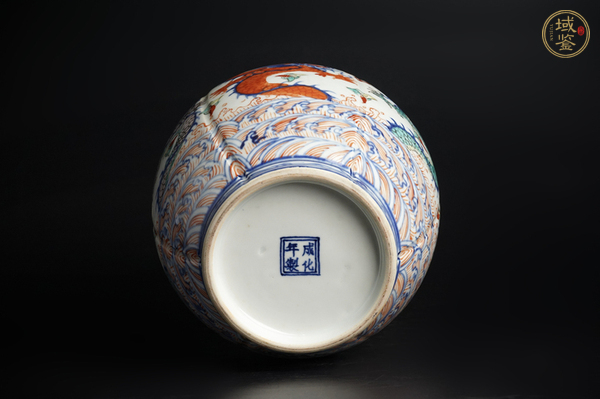 古玩陶瓷清晚期·青花五彩海水江崖云龍紋罐真品鑒賞圖