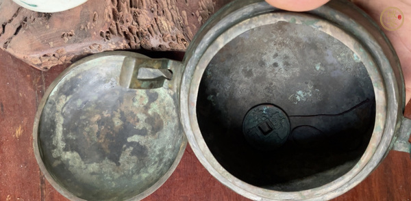 古玩銅器三足鼎真品鑒賞圖