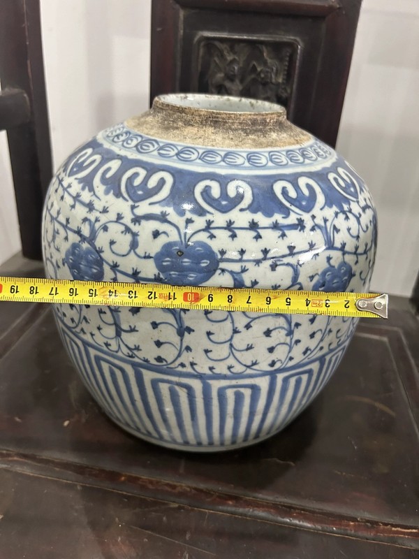 古玩陶瓷青花纏枝花卉紋蓋罐拍賣(mài)，當(dāng)前價(jià)格6600元