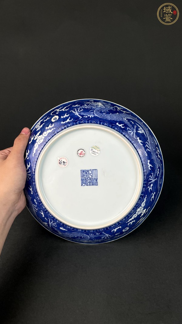 古玩陶瓷乾隆官窯龍紋盤真品鑒賞圖